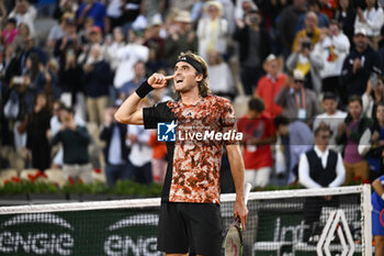 2023-06-02 - Stefanos Tsitsipas of Greece celebrates his victory during the French Open, Grand Slam tennis tournament on June 2, 2023 at Roland Garros stadium in Paris, France. Photo Victor Joly / DPPI - TENNIS - ROLAND GARROS 2023 - WEEK 1 - INTERNATIONALS - TENNIS