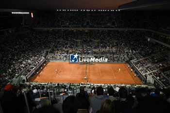 2023-06-02 - General view illustration on central center court Philippe Chatrier (night session) during the French Open, Grand Slam tennis tournament on June 2, 2023 at Roland Garros stadium in Paris, France. Photo Victor Joly / DPPI - TENNIS - ROLAND GARROS 2023 - WEEK 1 - INTERNATIONALS - TENNIS