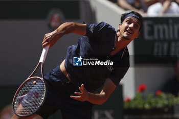 2023-06-04 - Lorenzo Sonego of Italy during day 8 of the 2023 French Open, Roland-Garros 2023, second Grand Slam tennis tournament of the year, on June 4, 2023 at Stade Roland-Garros in Paris, France - TENNIS - ROLAND GARROS 2023 - WEEK 1 - INTERNATIONALS - TENNIS