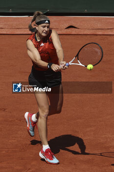 2023-06-04 - Karolina Muchova of Czech Republic during day 8 of the 2023 French Open, Roland-Garros 2023, second Grand Slam tennis tournament of the year, on June 4, 2023 at Stade Roland-Garros in Paris, France - TENNIS - ROLAND GARROS 2023 - WEEK 1 - INTERNATIONALS - TENNIS