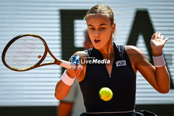 2023-06-05 - Anna Karolina SCHMIEDLOVA of Slovakia during the ninth day of Roland-Garros 2023, Grand Slam tennis tournament, on June 05, 2023 at Roland-Garros stadium in Paris, France - TENNIS - ROLAND GARROS 2023 - WEEK 2 - INTERNATIONALS - TENNIS