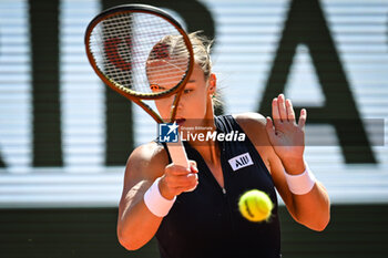 2023-06-05 - Anna Karolina SCHMIEDLOVA of Slovakia during the ninth day of Roland-Garros 2023, Grand Slam tennis tournament, on June 05, 2023 at Roland-Garros stadium in Paris, France - TENNIS - ROLAND GARROS 2023 - WEEK 2 - INTERNATIONALS - TENNIS