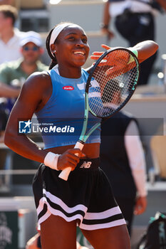 2023-06-05 - Coco Gauff of United States celebrates her victory against Karolina Anna Schmiedlova of Slovakia during the French Open 2023, Roland-Garros 2023, Grand Slam tennis tournament, on June 7, 2023 at Stade Roland-Garros in Paris, France - TENNIS - ROLAND GARROS 2023 - WEEK 2 - INTERNATIONALS - TENNIS