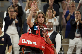 2023-06-06 - Stefanos Tsitsipas of Greece salutes the fans when he leaves the court during the French Open 2023, Roland-Garros 2023, Grand Slam tennis tournament, on june 6, 2023 at Stade Roland-Garros in Paris, France - TENNIS - ROLAND GARROS 2023 - WEEK 2 - INTERNATIONALS - TENNIS