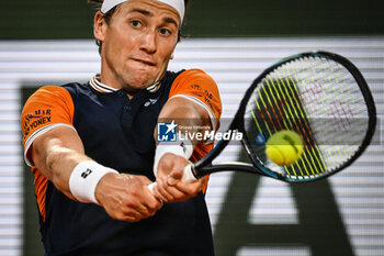 2023-06-07 - Casper RUUD of Norway during the eleventh day of Roland-Garros 2023, Grand Slam tennis tournament, on June 07, 2023 at Roland-Garros stadium in Paris, France - TENNIS - ROLAND GARROS 2023 - WEEK 2 - INTERNATIONALS - TENNIS