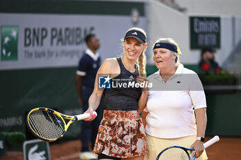 2023-06-08 - Caroline Wozniacki and Nathalie Tauziat during the French Open, Grand Slam tennis tournament on June 8, 2023 at Roland Garros stadium in Paris, France. Photo Victor Joly / DPPI - TENNIS - ROLAND GARROS 2023 - WEEK 2 - INTERNATIONALS - TENNIS
