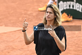 2023-06-11 - Amelie Mauresmo during the French Open final, Grand Slam tennis tournament on June 11, 2023 at Roland Garros stadium in Paris, France. Photo Victor Joly / DPPI - TENNIS - ROLAND GARROS 2023 - WEEK 2 - INTERNATIONALS - TENNIS