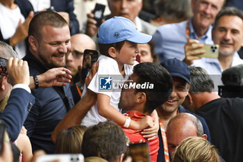 2023-06-11 - Novak Djokovic with his son Stefan during the French Open final, Grand Slam tennis tournament on June 11, 2023 at Roland Garros stadium in Paris, France. Photo Victor Joly / DPPI - TENNIS - ROLAND GARROS 2023 - WEEK 2 - INTERNATIONALS - TENNIS