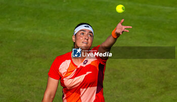 2023-06-20 - Ons Jabeur of Tunisia in action during the first round of the 2023 bett1 Open, WTA 500 tennis tournament on June 20, 2023 in Berlin, Germany - TENNIS - WTA - BETT1 OPEN 2023 - INTERNATIONALS - TENNIS