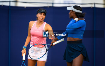2023-06-27 - Giuliana Olmos of Mexico playing doubles with Asia Muhammad during the 2023 Rothesay International, WTA 500 tennis tournament on June 27, 2023 at Devonshire Park in Eastbourne, England - TENNIS - WTA - ROTHESAY INTERNATIONAL 2023 - INTERNATIONALS - TENNIS