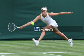 2023-07-03 - Elise Mertens (Bel) during the 2023 Wimbledon Championships on July 3, 2023 at All England Lawn Tennis & Croquet Club in Wimbledon, England - TENNIS - WIMBLEDON 2023 - INTERNATIONALS - TENNIS