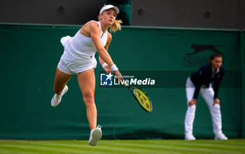 2023-07-03 - Katie Swan of Great Britain during the 2023 Wimbledon Championships on July 3, 2023 at All England Lawn Tennis & Croquet Club in Wimbledon, England - TENNIS - WIMBLEDON 2023 - INTERNATIONALS - TENNIS