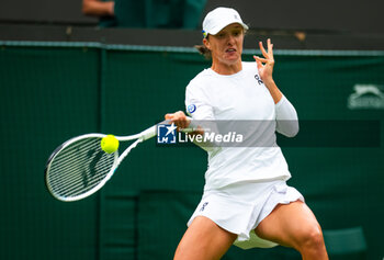 2023-07-03 - Iga Swiatek of Poland during the 2023 Wimbledon Championships on July 3, 2023 at All England Lawn Tennis & Croquet Club in Wimbledon, England - TENNIS - WIMBLEDON 2023 - INTERNATIONALS - TENNIS