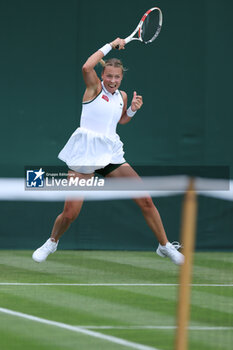 2023-07-05 - Anna Kontaveit during the 2023 Wimbledon Championships on July 3, 2023 at All England Lawn Tennis & Croquet Club in Wimbledon, England - TENNIS - WIMBLEDON 2023 - INTERNATIONALS - TENNIS