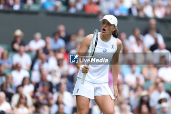 2023-07-05 - Iga Swiatek (Pol) during the 2023 Wimbledon Championships on July 3, 2023 at All England Lawn Tennis & Croquet Club in Wimbledon, England - TENNIS - WIMBLEDON 2023 - INTERNATIONALS - TENNIS