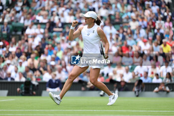 2023-07-05 - Iga Swiatek (Pol) during the 2023 Wimbledon Championships on July 3, 2023 at All England Lawn Tennis & Croquet Club in Wimbledon, England - TENNIS - WIMBLEDON 2023 - INTERNATIONALS - TENNIS