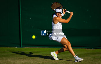 2023-07-06 - Kaja Juvan of Slovenia in action during the second round of the 2023 Wimbledon Championships on July 6, 2023 at All England Lawn Tennis & Croquet Club in Wimbledon, England - TENNIS - WIMBLEDON 2023 - INTERNATIONALS - TENNIS