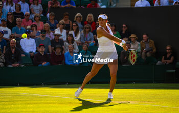 2023-07-06 - Belinda Bencic of Switzerland in action during the second round of the 2023 Wimbledon Championships on July 6, 2023 at All England Lawn Tennis & Croquet Club in Wimbledon, England - TENNIS - WIMBLEDON 2023 - INTERNATIONALS - TENNIS