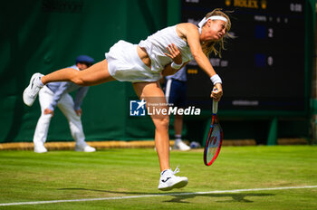 2023-07-06 - Marie Bouzkova of the Czech Republic in action in her second-round match at the 2023 Wimbledon Championships on July 6, 2023 at All England Lawn Tennis & Croquet Club in Wimbledon, England - TENNIS - WIMBLEDON 2023 - INTERNATIONALS - TENNIS