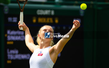 2023-07-06 - Katerina Siniakova of the Czech Republic during the 2023 Wimbledon Championships on July 6, 2023 at All England Lawn Tennis & Croquet Club in Wimbledon, England - TENNIS - WIMBLEDON 2023 - INTERNATIONALS - TENNIS