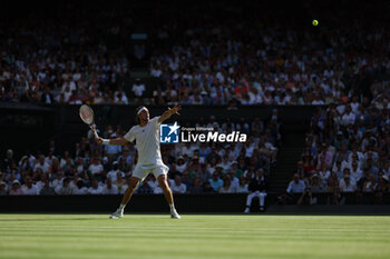 2023-07-07 - Stefanos Tsitsipas (Gre) during the 2023 Wimbledon Championships on July 7, 2023 at All England Lawn Tennis & Croquet Club in Wimbledon, England - TENNIS - WIMBLEDON 2023 - INTERNATIONALS - TENNIS
