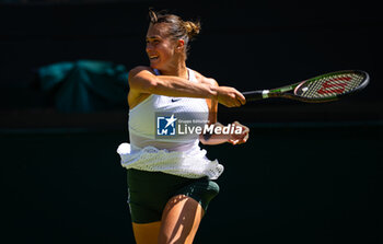 2023-07-07 - Aryna Sabalenka of Belarus in action during the third round of the 2023 Wimbledon Championships on July 7, 2023 at All England Lawn Tennis & Croquet Club in Wimbledon, England - TENNIS - WIMBLEDON 2023 - INTERNATIONALS - TENNIS