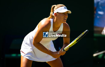 2023-07-07 - Dalma Galfi of Hungary in action during the second round of the 2023 Wimbledon Championships on July 7, 2023 at All England Lawn Tennis & Croquet Club in Wimbledon, England - TENNIS - WIMBLEDON 2023 - INTERNATIONALS - TENNIS