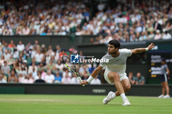 2023-07-08 - Carlos Alcaraz during the 2023 Wimbledon Championships on July 8, 2023 at All England Lawn Tennis & Croquet Club in Wimbledon, England - TENNIS - WIMBLEDON 2023 - INTERNATIONALS - TENNIS