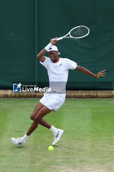 2023-07-08 - Chris Eubanks (USA) during the 2023 Wimbledon Championships on July 8, 2023 at All England Lawn Tennis & Croquet Club in Wimbledon, England - TENNIS - WIMBLEDON 2023 - INTERNATIONALS - TENNIS