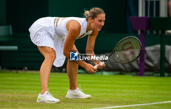 2023-07-08 - Marta Kostyuk of Ukraine in action during the third round of the 2023 Wimbledon Championships on July 8, 2023 at All England Lawn Tennis & Croquet Club in Wimbledon, England - TENNIS - WIMBLEDON 2023 - INTERNATIONALS - TENNIS