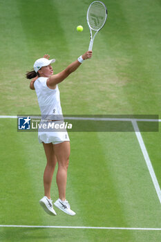 2023-07-11 - Iga Swiatek (Pol) during the 2023 Wimbledon Championships on July 11, 2023 at All England Lawn Tennis & Croquet Club in Wimbledon, England - TENNIS - WIMBLEDON 2023 - INTERNATIONALS - TENNIS