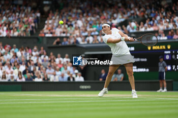 2023-07-13 - Ons Jabeur (Tun) defeated Aryna Sabalenka (Blr) during the 2023 Wimbledon Championships on July 13, 2023 at All England Lawn Tennis & Croquet Club in Wimbledon, England - TENNIS - WIMBLEDON 2023 - INTERNATIONALS - TENNIS