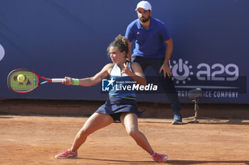 2023-07-20 - Jasmine Paolini with the forehand at the Palermo Open Ladies WTA 250 - WTA 250 PALERMO LADIES OPEN - INTERNATIONALS - TENNIS