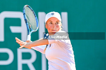 2023-07-18 - Yulia Putintseva (KAZ) during the second day main draw match of WTA250 Hungarian Gran Prix Tennis on July 18th, 2023 at Romai Teniszakademia , Budapest, Hungary - WTA 250 - HUNGARIAN GRAND PRIXHUNA - INTERNATIONALS - TENNIS