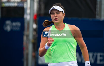 2023-08-07 - Kayla Day of the United States in action during the first round of the 2023 Omnium Banque Nationale, WTA 1000 tennis tournament on August 7, 2023 in Montreal, Canada - TENNIS - WTA - OMNIUM BANQUE NATIONALE 2023 - INTERNATIONALS - TENNIS