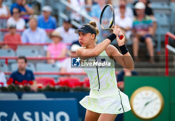 2023-08-09 - Beatriz Haddad Maia of Brazil in action gainst Leylah Fernandez of Canada during the second round of the 2023 Omnium Banque Nationale, WTA 1000 tennis tournament on August 9, 2023 in Montreal, Canada - TENNIS - WTA - OMNIUM BANQUE NATIONALE 2023 - INTERNATIONALS - TENNIS