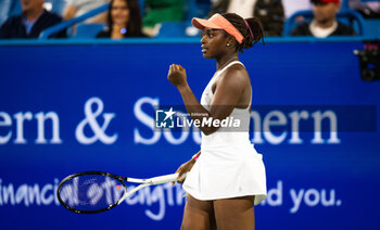 2023-08-15 - Sloane Stephens of the United States in action during the second round of the 2023 Western & Southern Open, WTA 1000 tennis tournament on August 15, 2023 in Cincinnati, United States - TENNIS - WTA - WESTERN & SOUTHERN OPEN 2023 - INTERNATIONALS - TENNIS