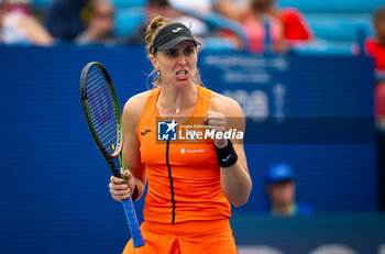 2023-08-15 - Beatriz Haddad Maia of Brazil in action during the first round of the 2023 Western & Southern Open, WTA 1000 tennis tournament on August 15, 2023 in Cincinnati, United States - TENNIS - WTA - WESTERN & SOUTHERN OPEN 2023 - INTERNATIONALS - TENNIS