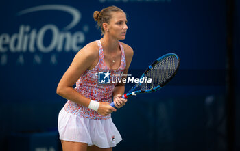 2023-08-15 - Karolina Pliskova of the Czech Republic in action during the first round of the 2023 Western & Southern Open, WTA 1000 tennis tournament on August 15, 2023 in Cincinnati, United States - TENNIS - WTA - WESTERN & SOUTHERN OPEN 2023 - INTERNATIONALS - TENNIS