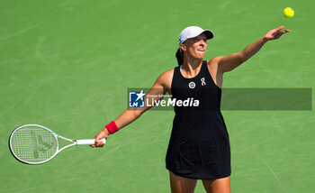 2023-08-17 - Iga Swiatek of Poland in action during the third round of the 2023 Western & Southern Open, WTA 1000 tennis tournament on August 17, 2023 in Cincinnati, United States - TENNIS - WTA - WESTERN & SOUTHERN OPEN 2023 - INTERNATIONALS - TENNIS