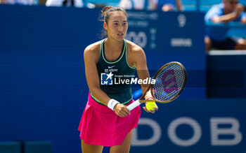 2023-08-17 - Qinwen Zheng of China in action during the third round of the 2023 Western & Southern Open, WTA 1000 tennis tournament on August 17, 2023 in Cincinnati, United States - TENNIS - WTA - WESTERN & SOUTHERN OPEN 2023 - INTERNATIONALS - TENNIS