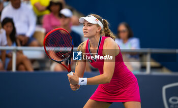 2023-08-16 - Elena Rybakina of Kazakhstan in action during the second round of the 2023 Western & Southern Open, WTA 1000 tennis tournament on August 16, 2023 in Cincinnati, United States - TENNIS - WTA - WESTERN & SOUTHERN OPEN 2023 - INTERNATIONALS - TENNIS
