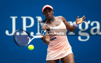 2023-08-28 - Sloane Stephens of the United States in action during the first round of the 2023 US Open Tennis Championships, Grand Slam tennis tournament on August 28, 2023 at USTA National Tennis Center in New York, United States - TENNIS - US OPEN 2023 - INTERNATIONALS - TENNIS