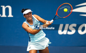 2023-08-29 - Claire Liu of the United States in action during the first round of the 2023 US Open Tennis Championships, Grand Slam tennis tournament on August 29, 2023 at USTA National Tennis Center in New York, United States - TENNIS - US OPEN 2023 - INTERNATIONALS - TENNIS