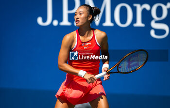 2023-08-31 - Qinwen Zheng of China during the second round of the 2023 US Open Grand Slam tennis tournament - TENNIS - US OPEN 2023 - INTERNATIONALS - TENNIS