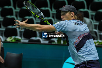2023-09-12 - Leo Borg (SWE) hits the ball with his forehand during Davis Cup 2023 Group A match between Cristian Garin (CHI) in Bologna 12/09/23 at the Unipol Arena. - DAVIS CUP - SWEDEN VS CHILE - INTERNATIONALS - TENNIS