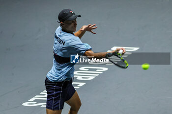 2023-09-12 - Leo Borg (SWE) hits the ball with his forehand during Davis Cup 2023 Group A match between Cristian Garin (CHI in Bologna 12/09/23 at the Unipol Arena. - DAVIS CUP - SWEDEN VS CHILE - INTERNATIONALS - TENNIS