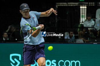 2023-09-12 - Leo Borg (SWE) hits the ball with his forehand during Davis Cup 2023 Group A match between Cristian Garin (CHI in Bologna 12/09/23 at the Unipol Arena - DAVIS CUP - SWEDEN VS CHILE - INTERNATIONALS - TENNIS