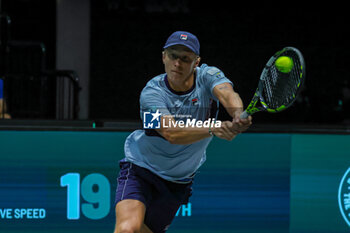 2023-09-14 - Leo Borg (SWE)hits the ball with his backhand during Davis Cup 2023 Group A match between Vasek Pospisil (CAN) at the Unipol Arena in Bologna on 14/09/23 - DAVIS CUP - CANADA VS SWEDEN - INTERNATIONALS - TENNIS