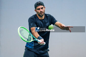 2023-09-15 - Simone Bolelli (ITA) during training session Davis Cup 2023 Group A match between Chile at the Unipol Arena in Bologna on 14/09/23 - 2023 DAVIS CUP - ITALY VS CHILE - INTERNATIONALS - TENNIS